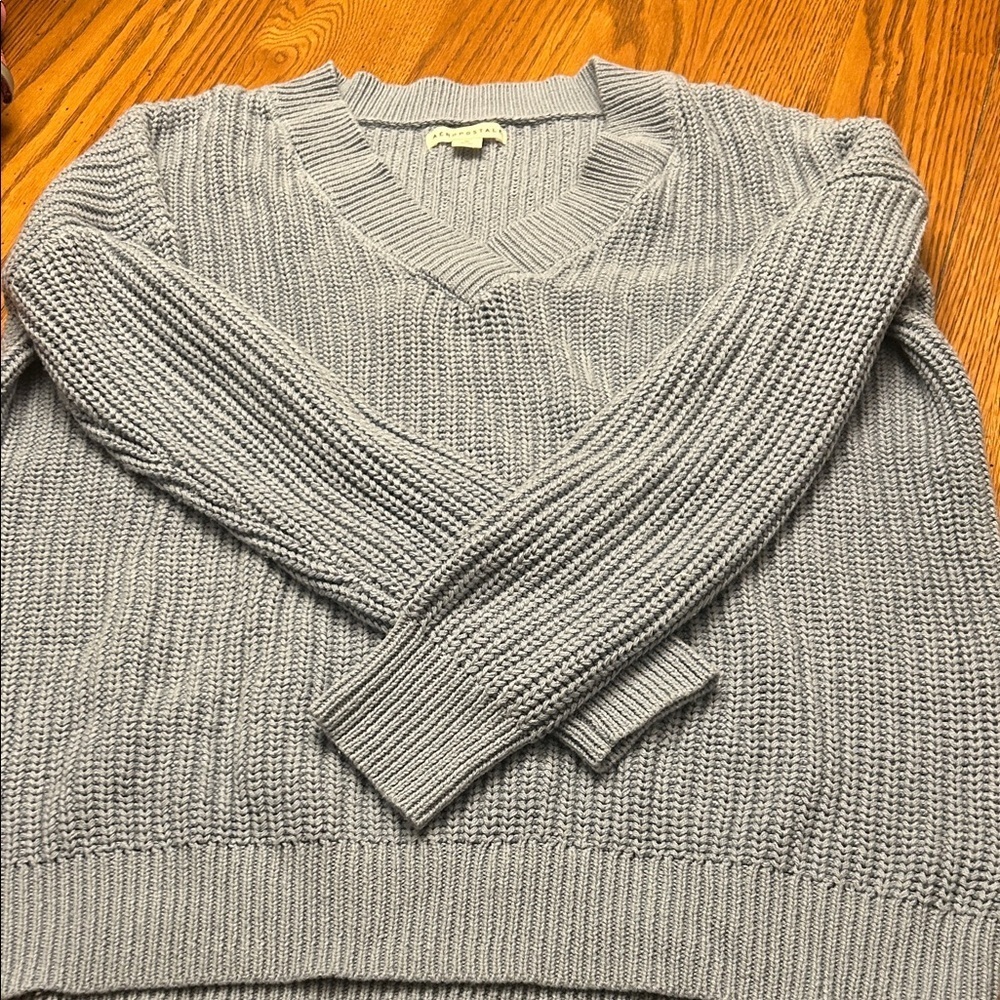 Aeropostale Women's Gray V-Neck Sweater